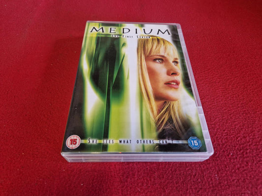MEDIUM SEASON 1 BOX till DVD