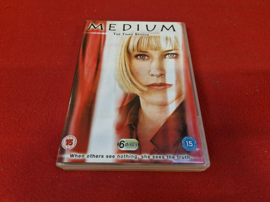 MEDIUM SEASON 3 BOX till DVD