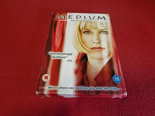 MEDIUM SEASON 3 BOX till DVD