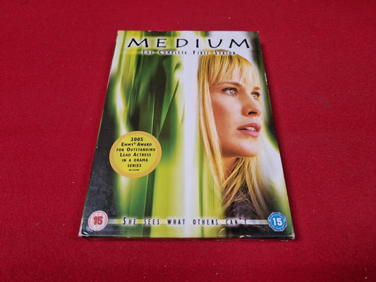 MEDIUM THE COMPLETE SEASON 1 BOX till DVD