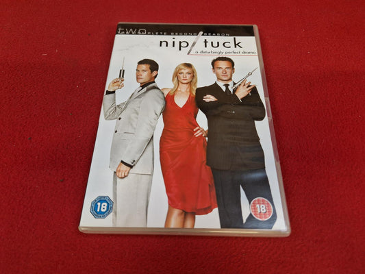 NIP / TUCK THE COMPLETE SEASON 2 BOX till DVD