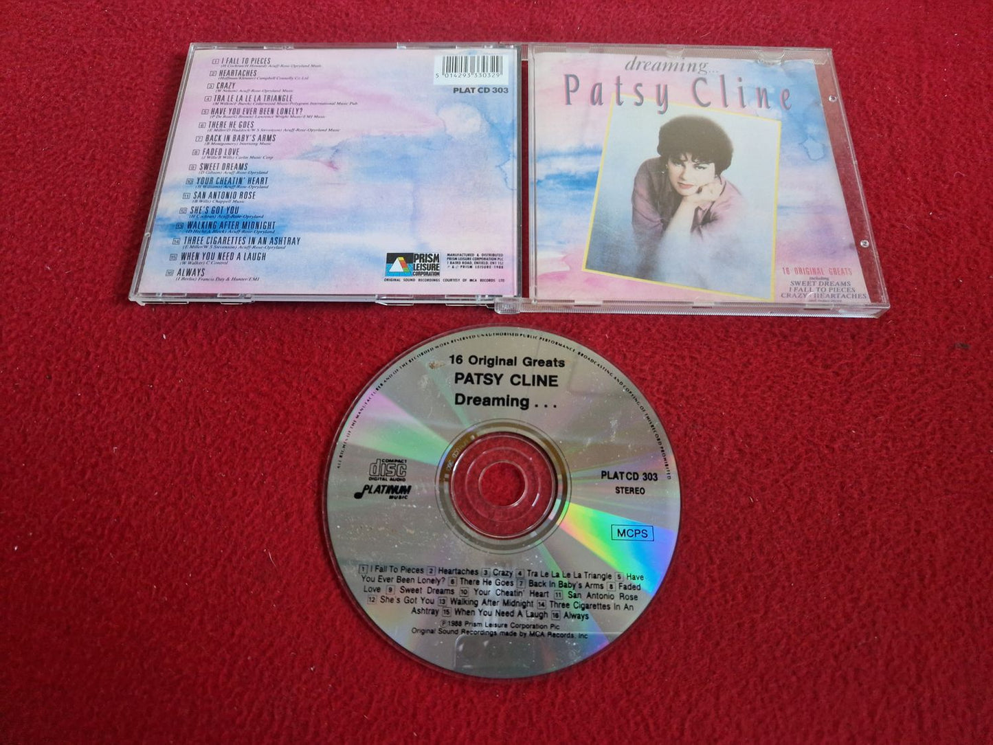 PATSY CLINE DREAMING... CD
