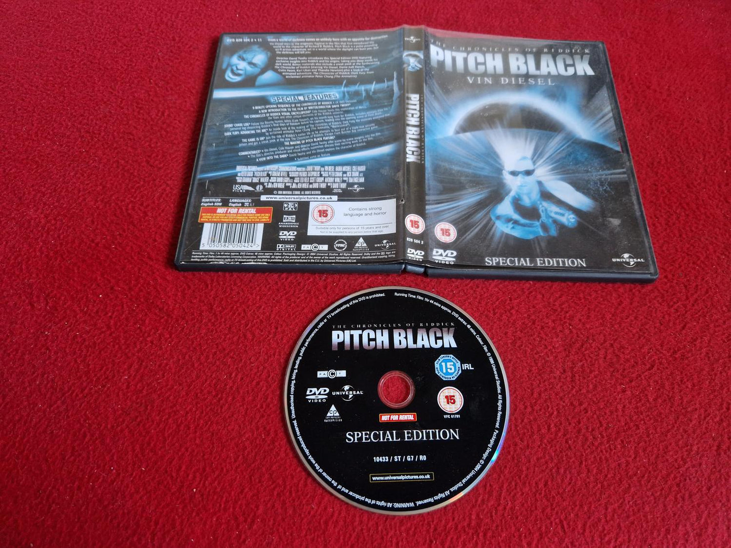 PITCH BLACK DVD