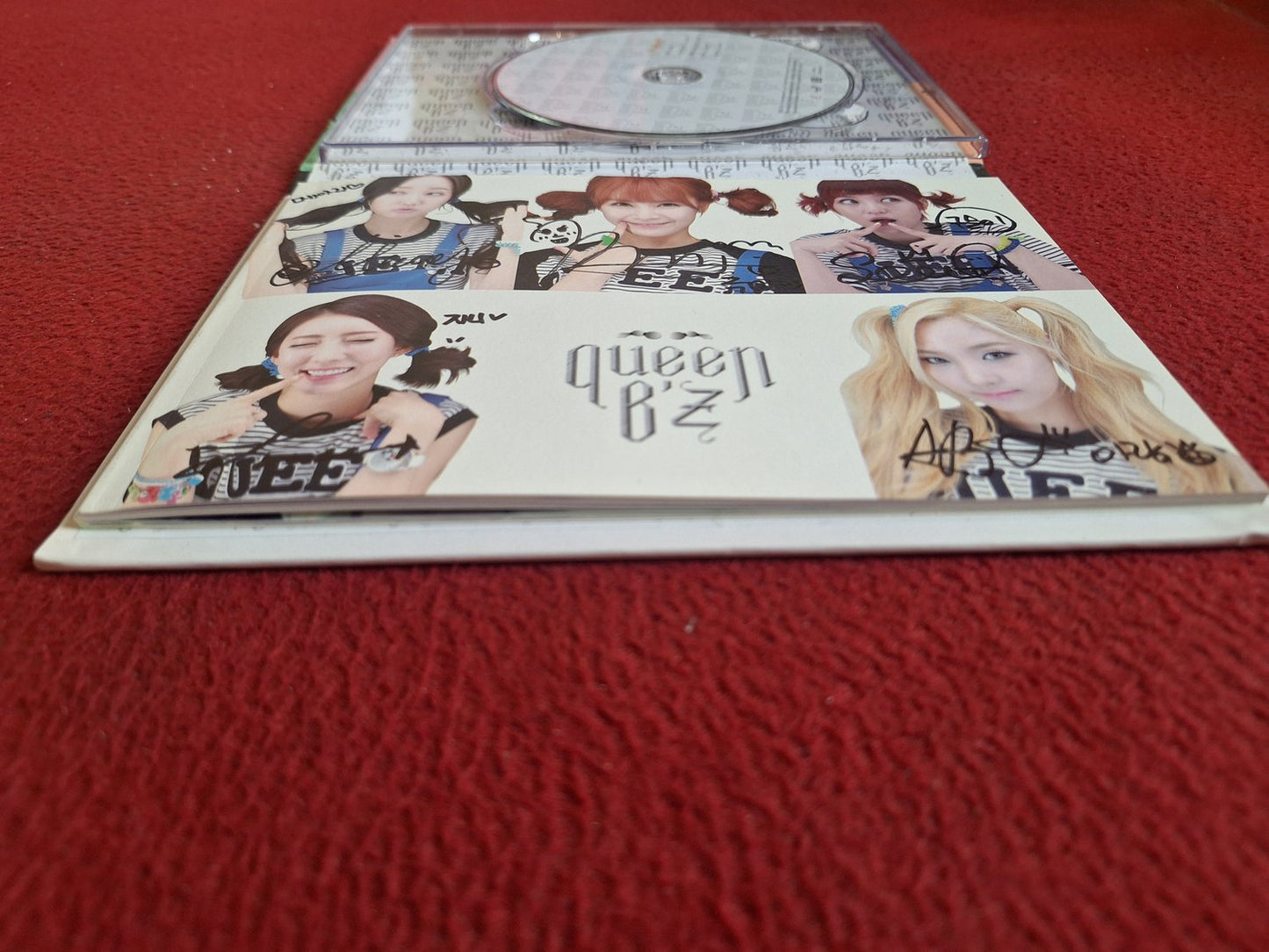 QUEEN B'Z [ SIGNERAD - EJ VERIFIERADE ] CD