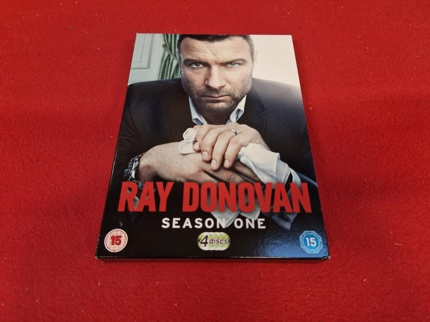 RAY DONOVAN SEASON 1 BOX till DVD