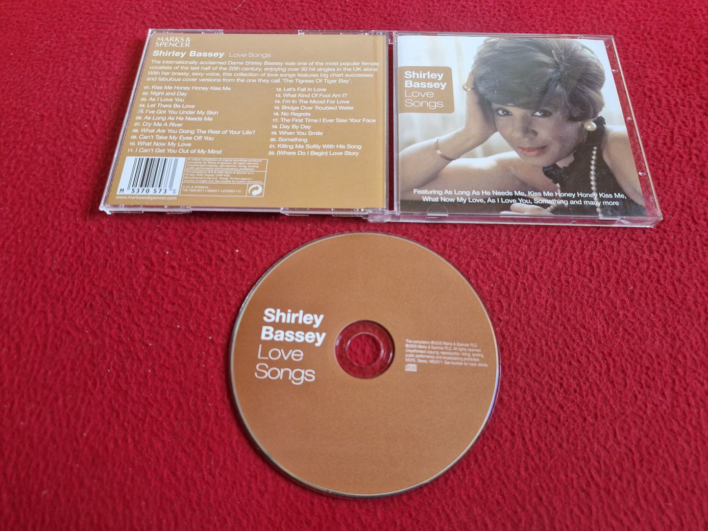 SHIRLEY BASSEY LOVE SONGS CD