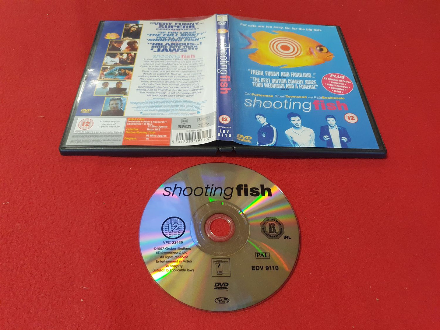 SHOOTING FISH till DVD