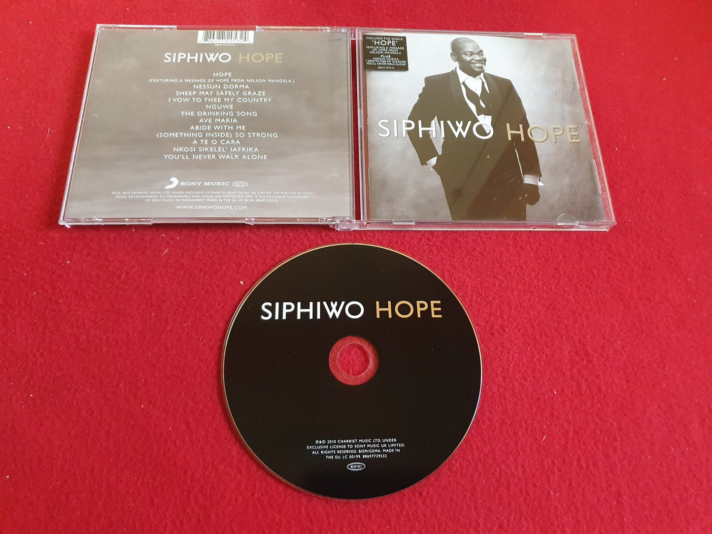 SIPHIWO HOPE till CD
