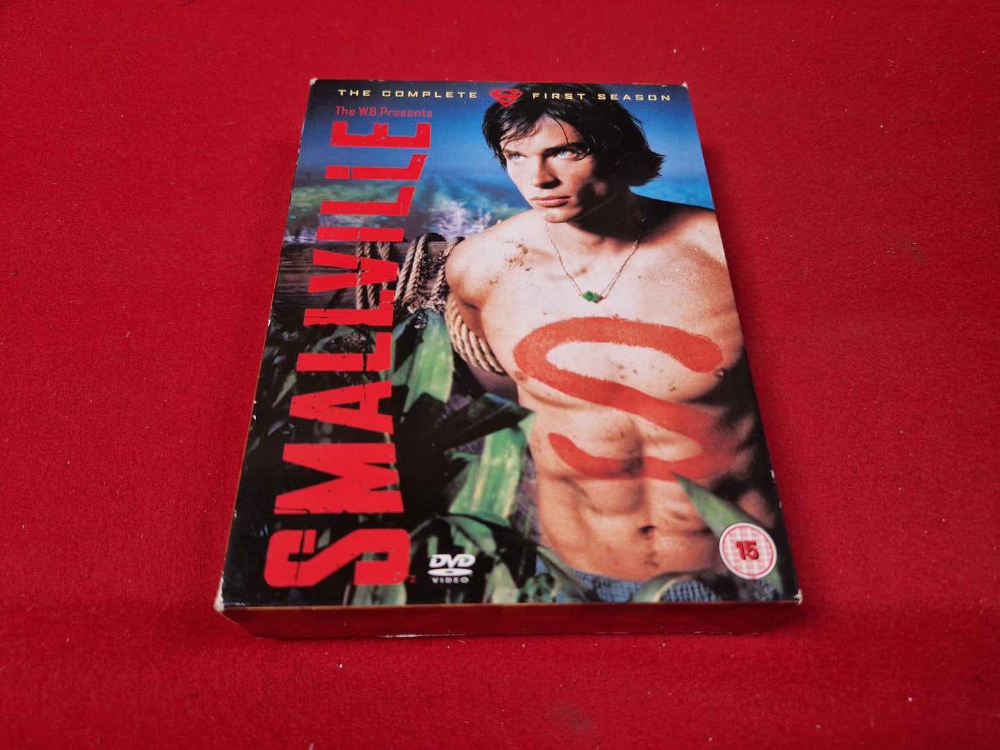 SMALLVILLE THE COMPLETE SEASON 1 BOX till DVD