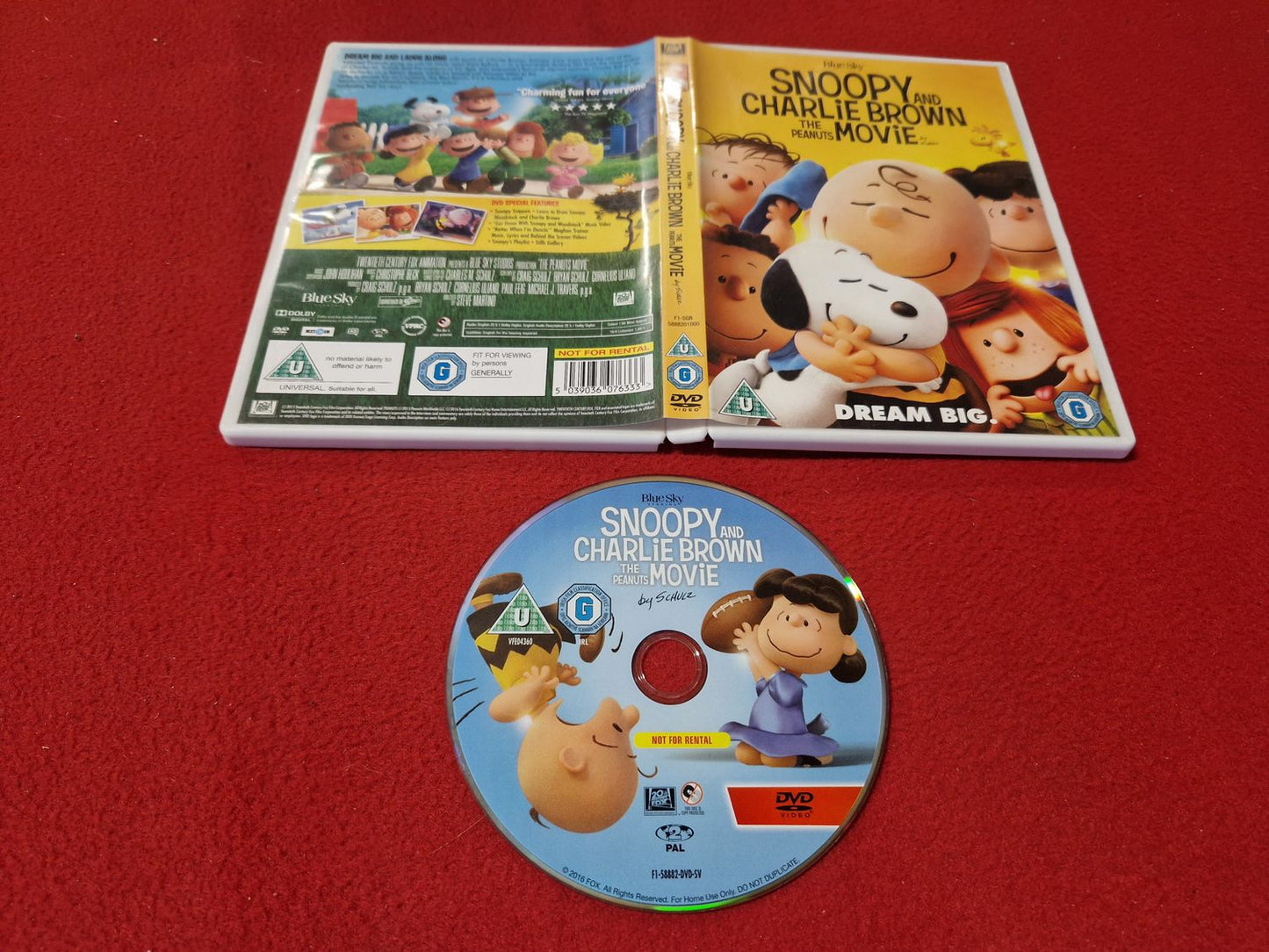 SNOOPY AND CHARLIE BROWN THE PEANUTS MOVIE till DVD