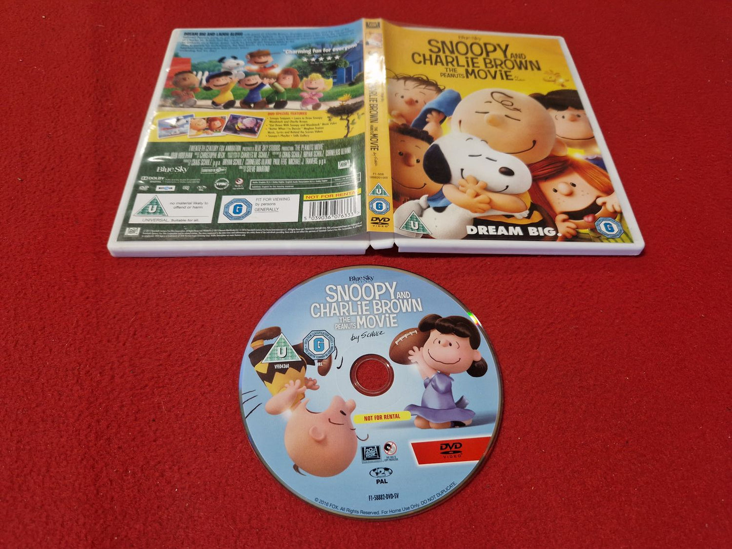 SNOOPY AND CHARLIE BROWN THE PEANUTS MOVIE till DVD