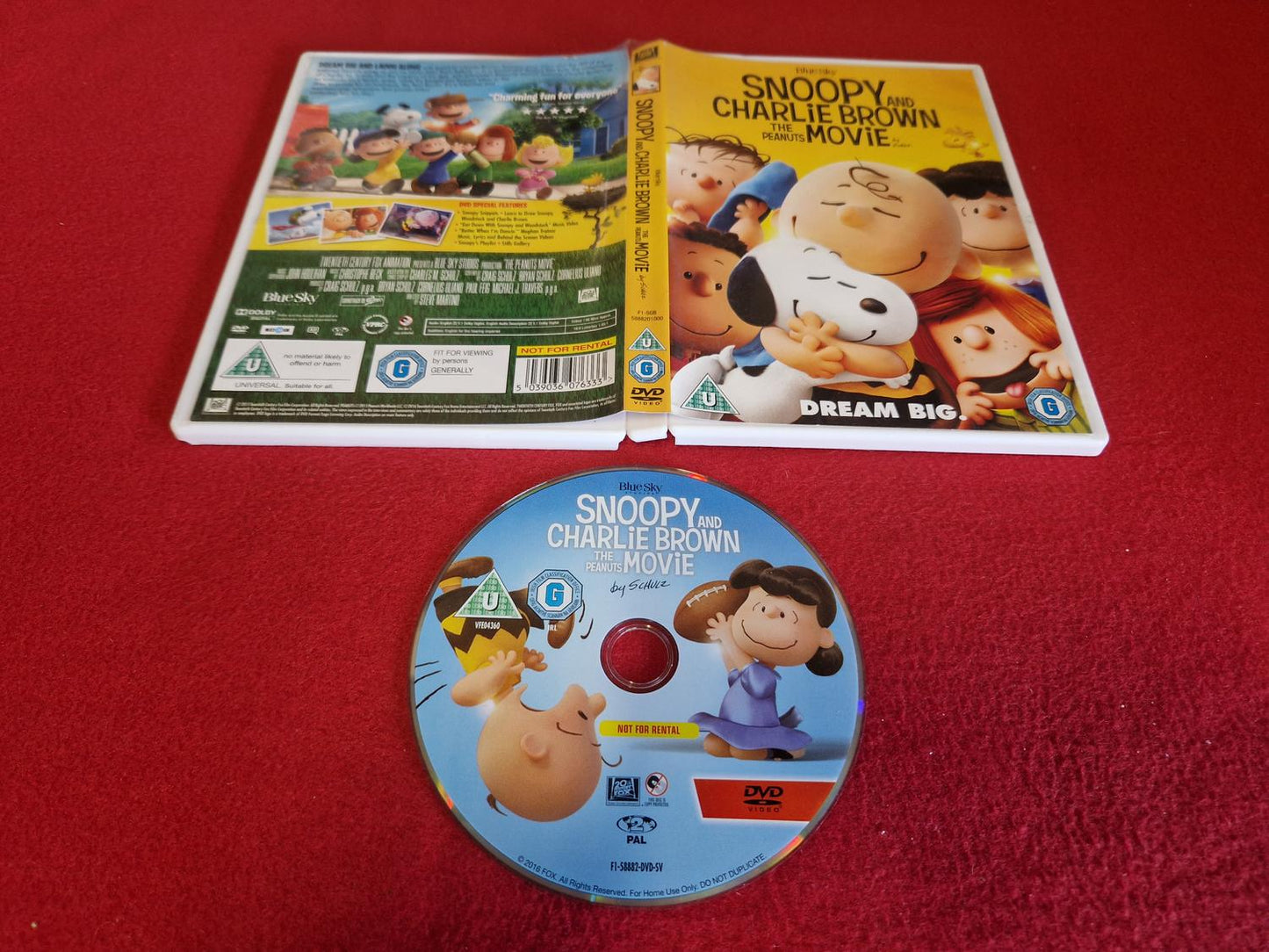 SNOOPY AND CHARLIE BROWN THE PEANUTS MOVIE till DVD