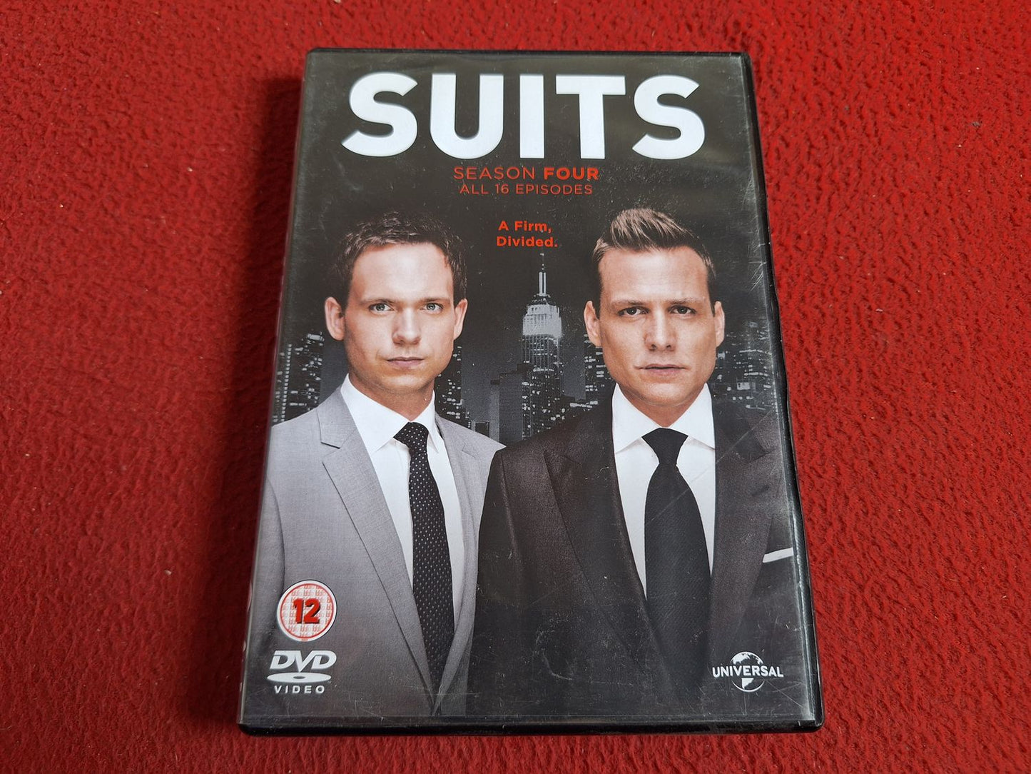 SUITS SEASON 4 BOX DVD