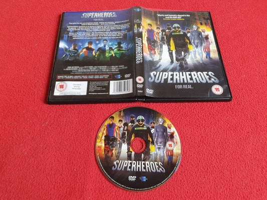 SUPERHEROES till DVD