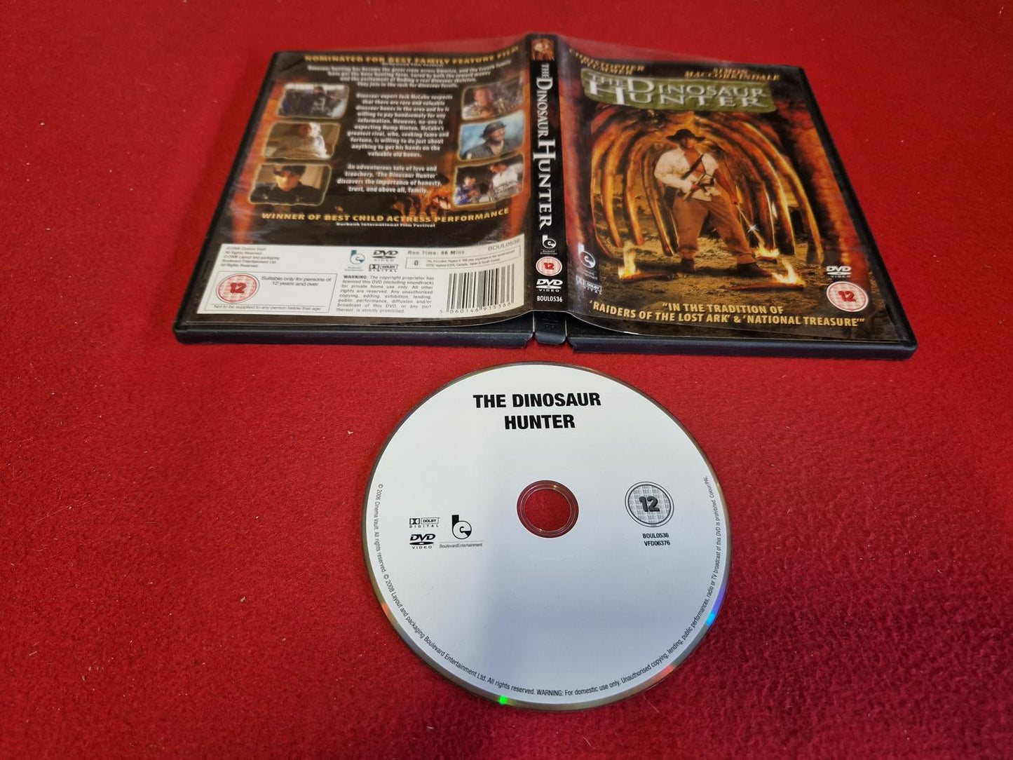 THE DINOSAUR HUNTER till DVD