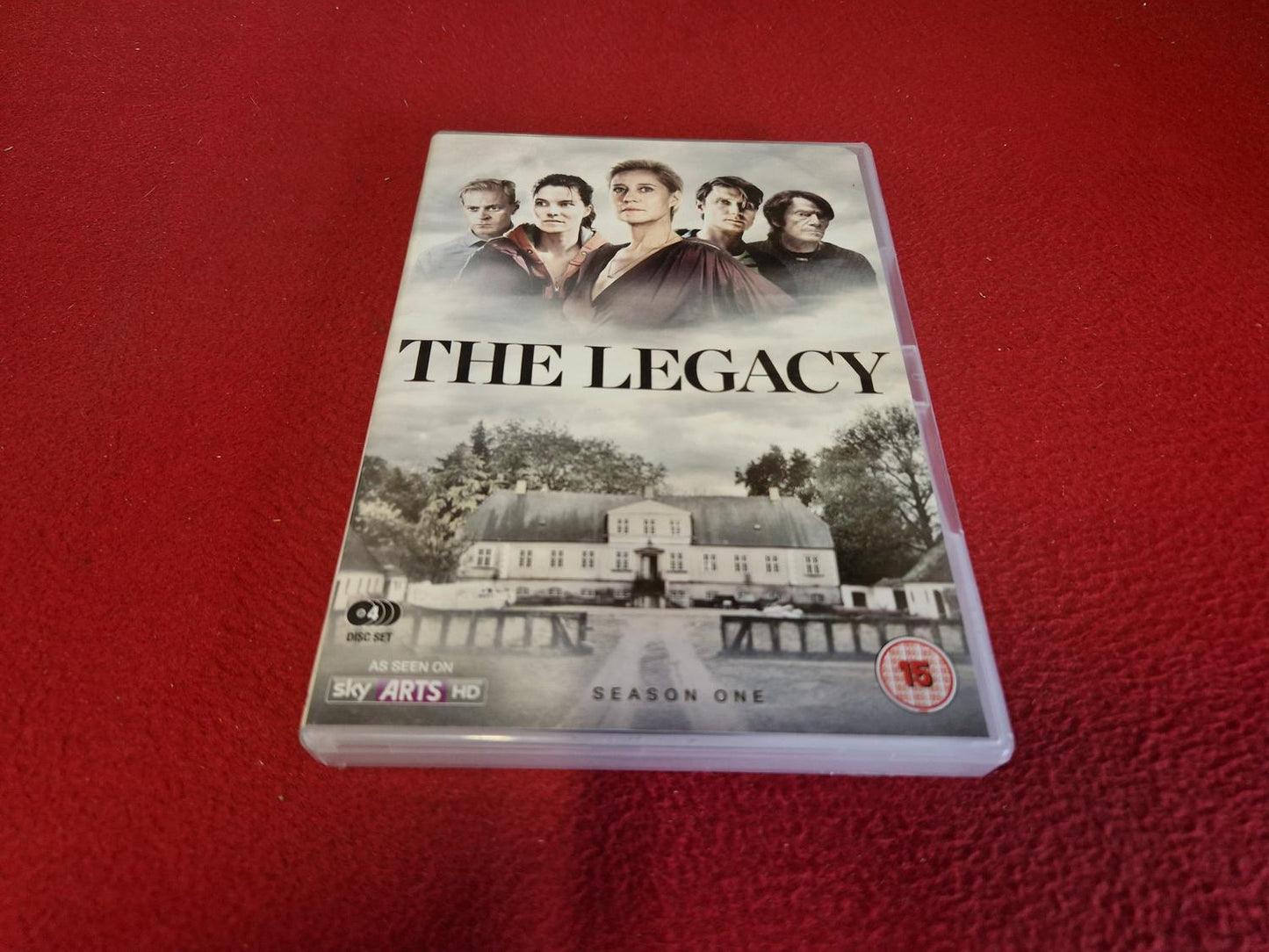 THE LEGACY SEASON 1 BOX till DVD