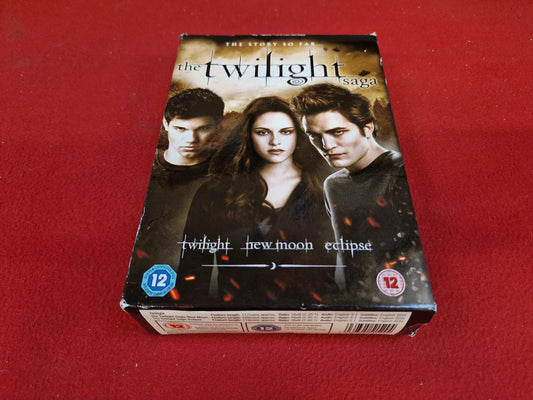 THE TWILIGHT SAGA TWILIGHT / NEW MOON / ECLIPSE BOX till DVD