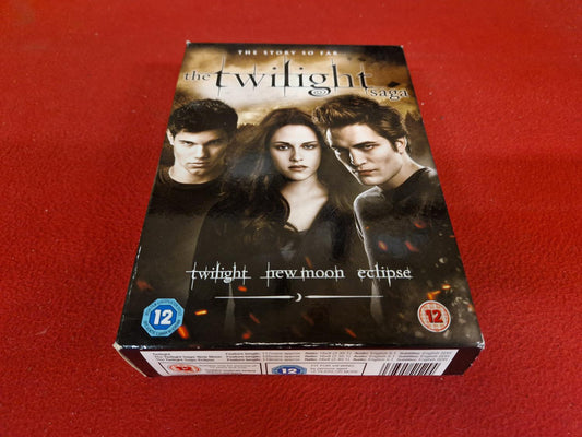 THE TWILIGHT SAGA TWILIGHT / NEW MOON / ECLIPSE BOX till DVD