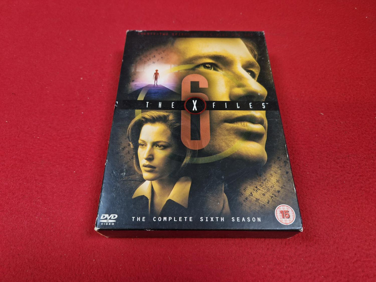 THE X-FILES THE COMPLETE SEASON 6 BOX till DVD