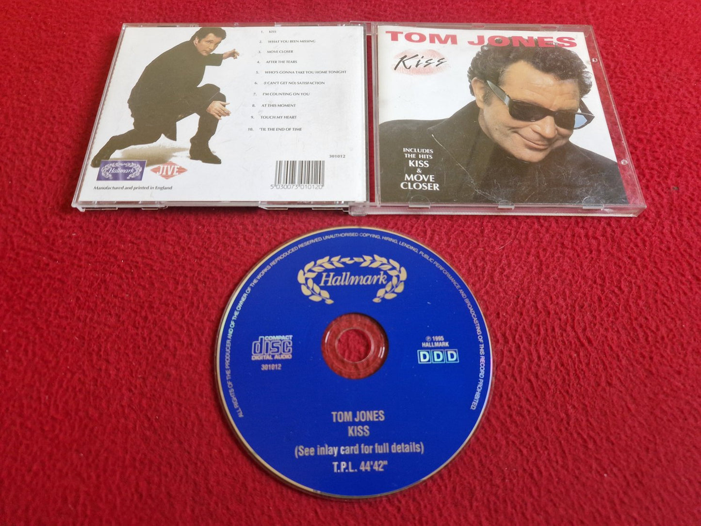 TOM JONES KISS CD