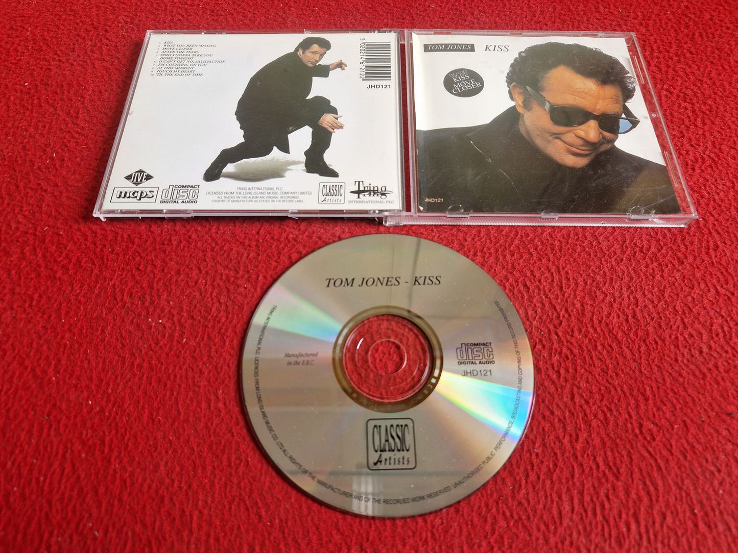 TOM JONES KISS CD
