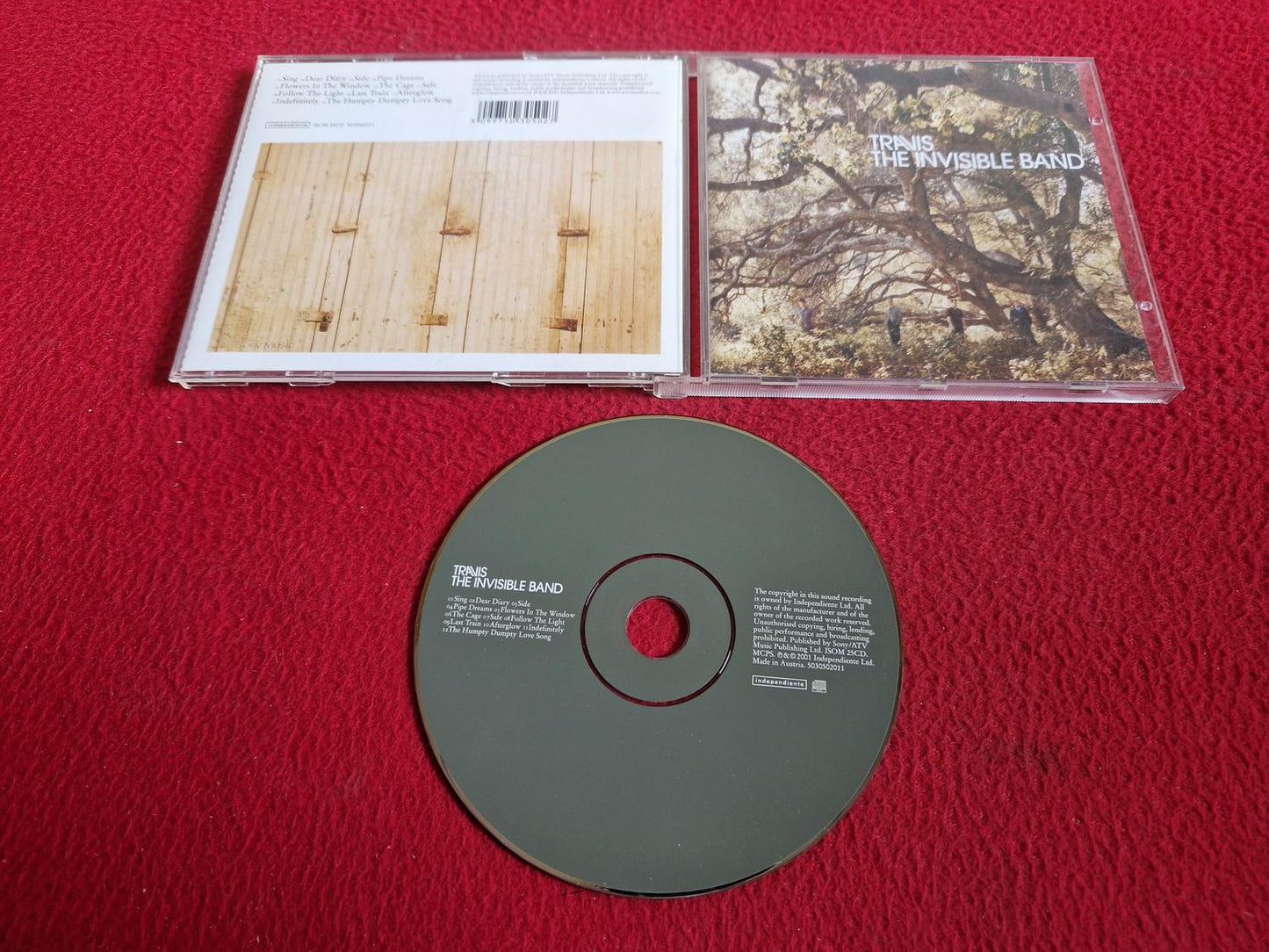 TRAVIS THE INVISIBLE BAND CD