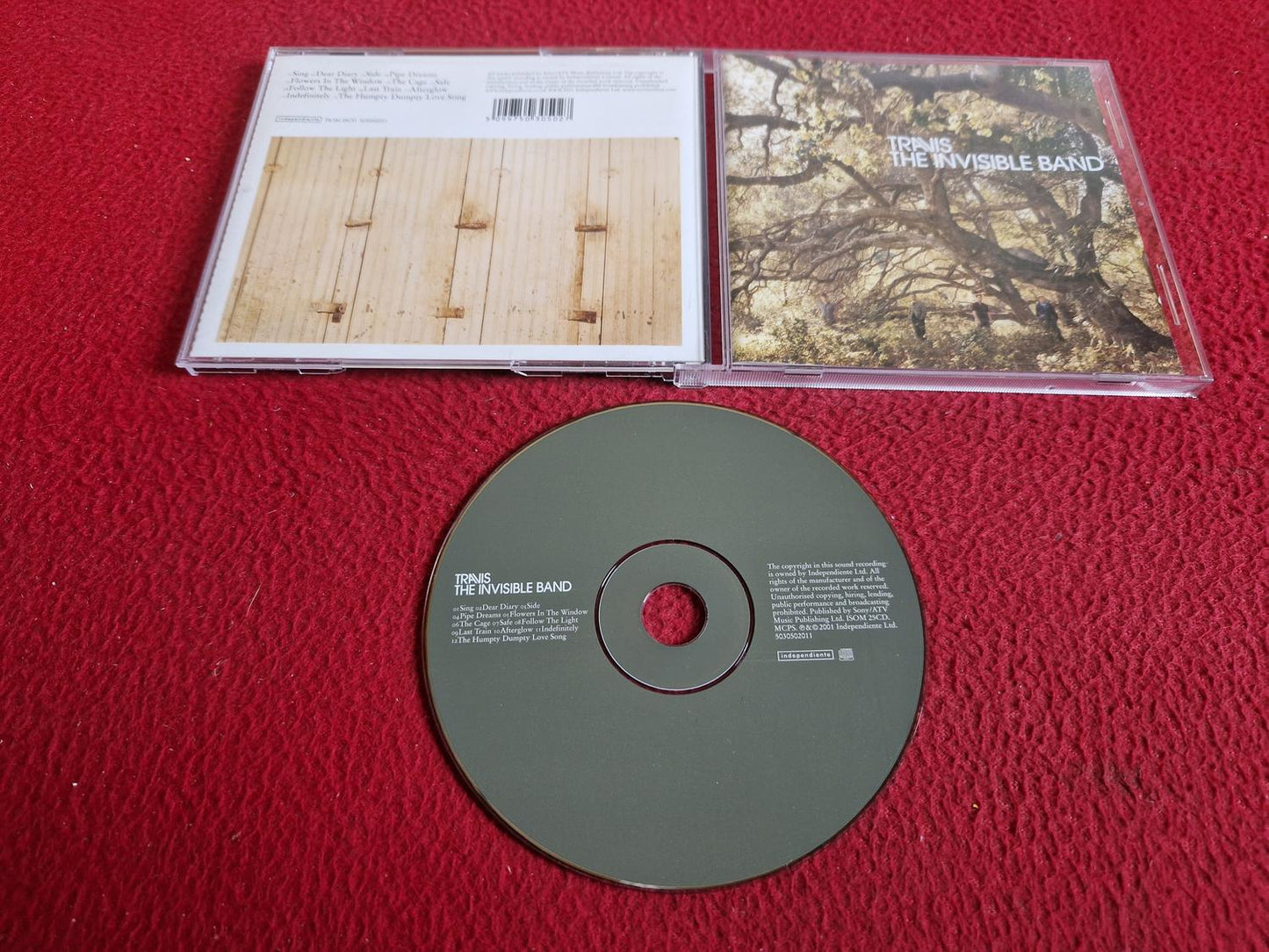 TRAVIS THE INVISIBLE BAND CD