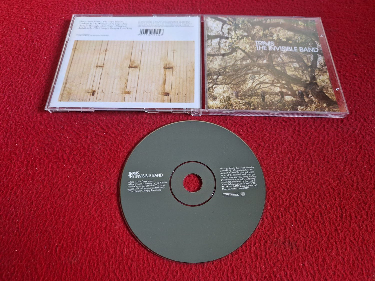 TRAVIS THE INVISIBLE BAND CD