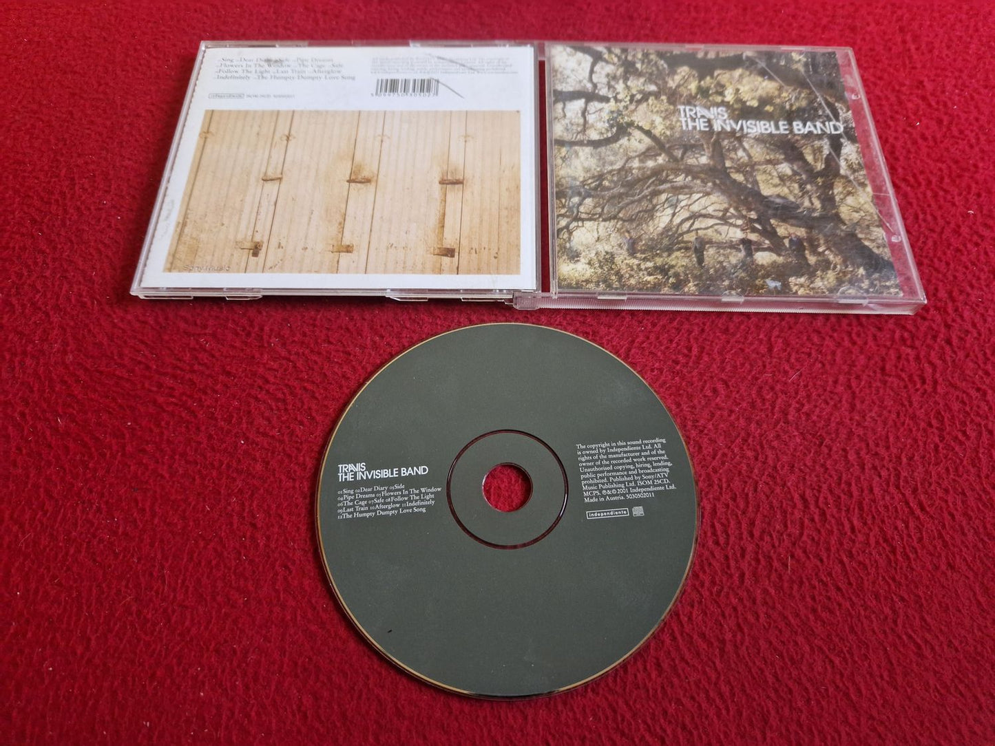 TRAVIS THE INVISIBLE BAND CD