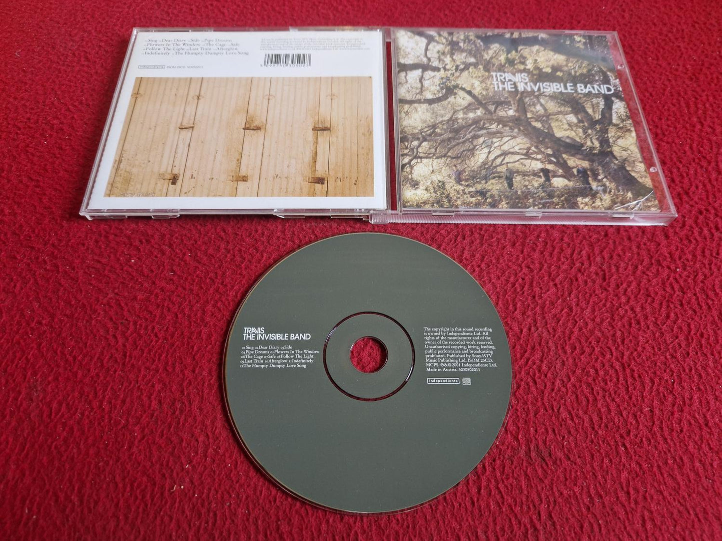 TRAVIS THE INVISIBLE BAND CD