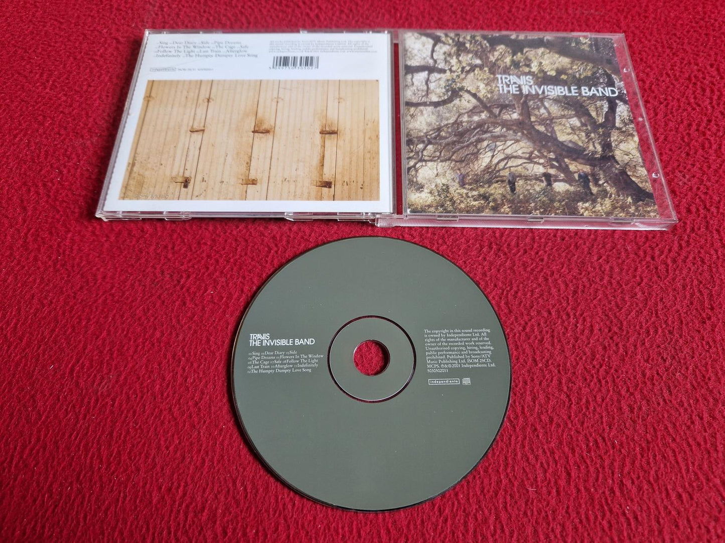 TRAVIS THE INVISIBLE BAND CD