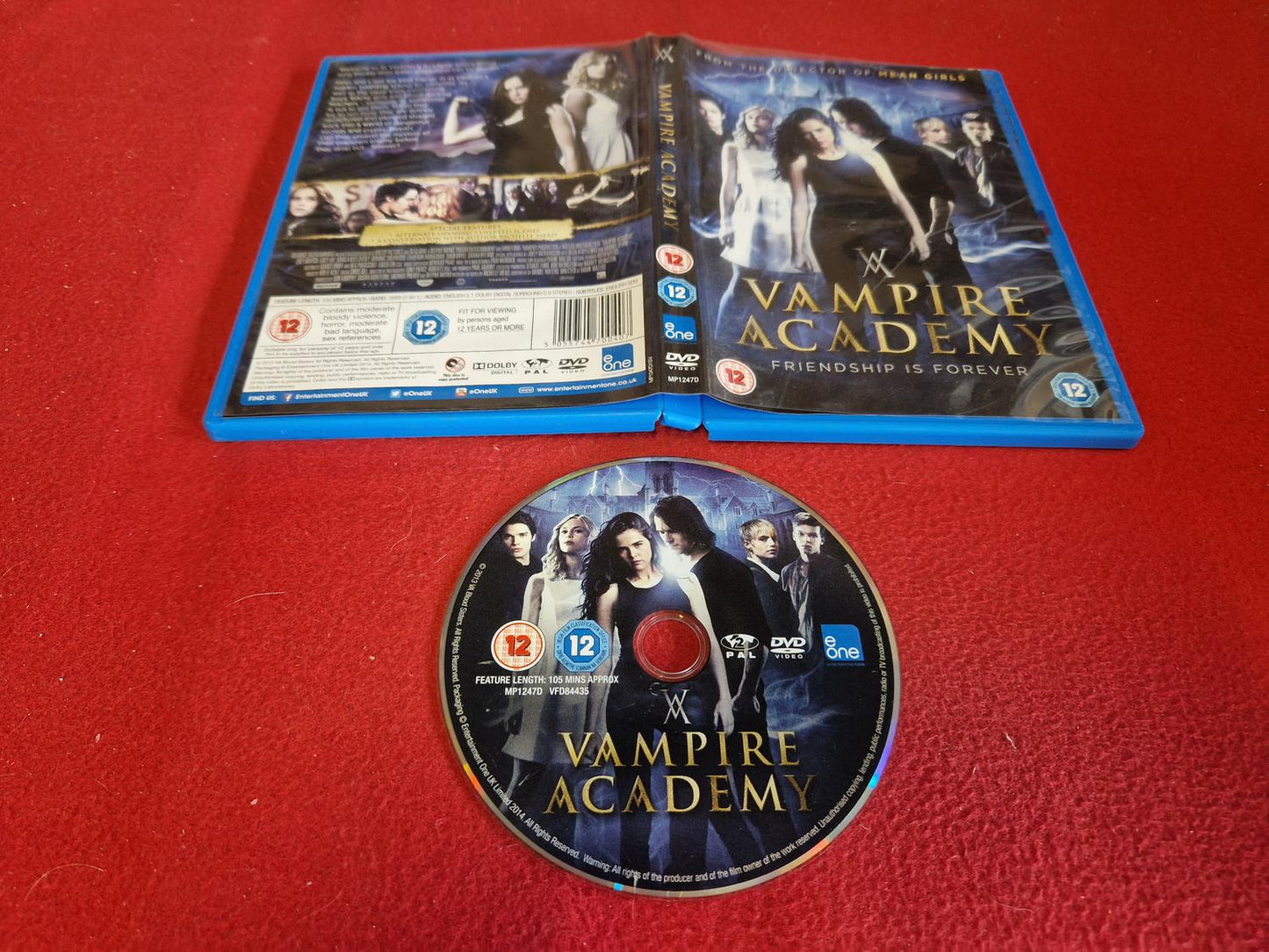 VAMPIRE ACADEMY till DVD